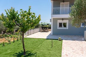 Dendra Apartments at Skala