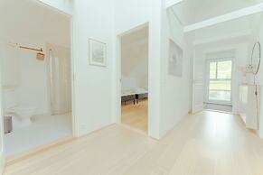 Stunning Views / Penthouse / Decorative / Parking