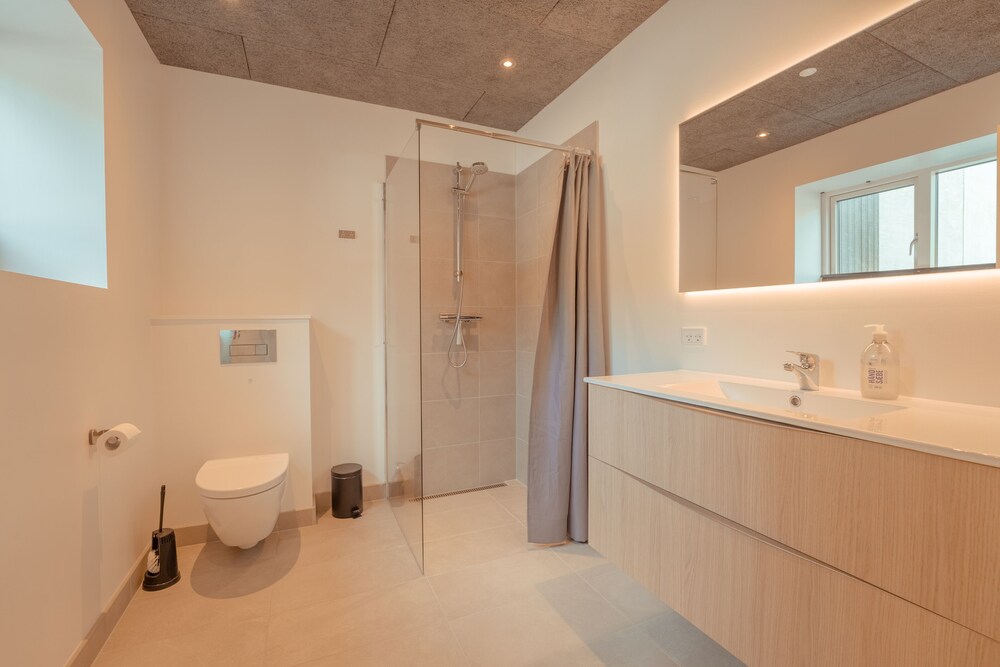 Breathtaking Views - New - 220M2 - 5 Br - Walks