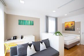 sHome Self-Check-in Hotel Graz