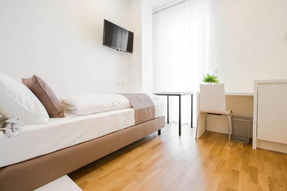 sHome Self-Check-in Hotel Graz