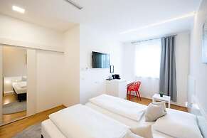 sHome Self-Check-in Hotel Graz