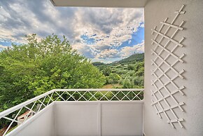 A2- Luxury apt w big Balcony, 4 min Walk to Beach