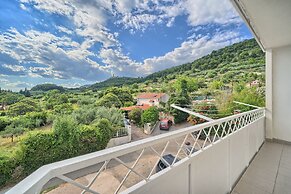 A2- Luxury apt w big Balcony, 4 min Walk to Beach
