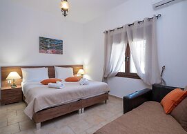 Atalanti Seaside Junior Suites