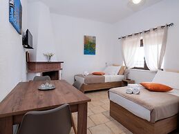 Atalanti Seaside Junior Suites