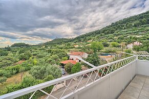 A 2 Spacious apt w big Balcony,4 min Walk to Beach