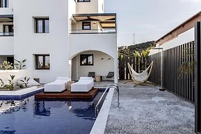 Beach Access Suites With Breakfast