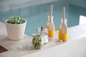 Beach Access Suites With Breakfast