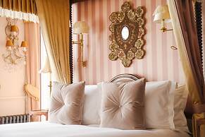 Henry's Townhouse