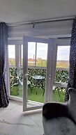 Luxurious two Bedrooms Apartment Slough