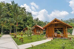 Natural Green Lodge