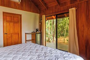 Natural Green Lodge