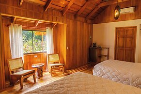 Natural Green Lodge