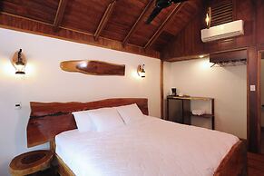 Natural Green Lodge