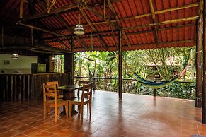 Natural Green Lodge