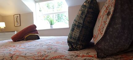 Frontview Cottage - Two Bedroom - Sleeps 6 Guests