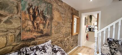 Frontview Cottage - Two Bedroom - Sleeps 6 Guests