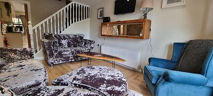 Frontview Cottage - Two Bedroom - Sleeps 6 Guests