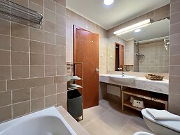 Vilamoura Cosy 3 With Pool by Homing