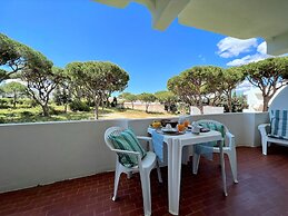 Vilamoura Cosy 3 With Pool by Homing