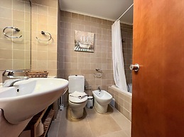 Vilamoura Cosy 3 With Pool by Homing