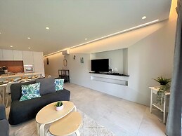 Albufeira Twins 2 With Pool by Homing