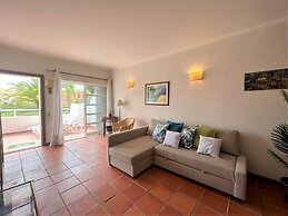 Vilamoura Typical 1 With Pool by Homing