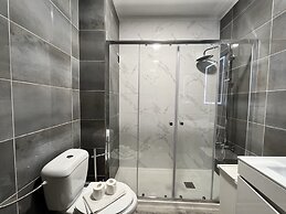 Portimão Classic With Pool by Homing