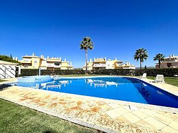 Albufeira Valley 1 With Pool by Homing