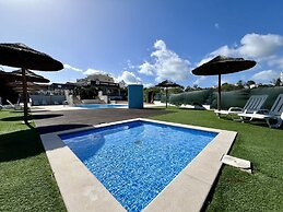Albufeira Modern 2 by Homing
