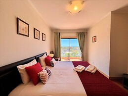 Albufeira Modern 2 by Homing