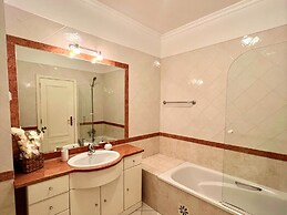 Vilamoura Central 2 With Pool by Homing
