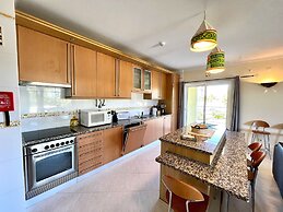 Alvor Paradise With Pool by Homing