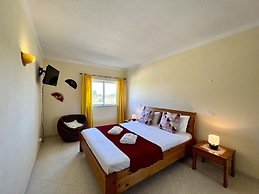 Alvor Paradise With Pool by Homing