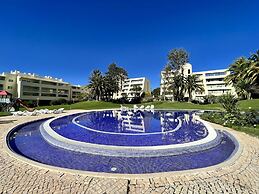 Alvor Paradise With Pool by Homing
