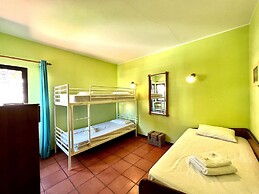Vilamoura Traditional Villa With Pool