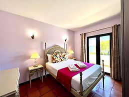 Vilamoura Traditional Villa With Pool