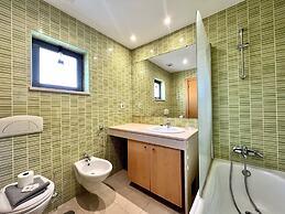 Albufeira Modern 3 With Pool by Homing