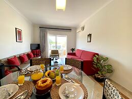 Vilamoura Typical 2 With Pool by Homing