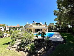 Vilamoura Amazing Golf Villa With Pool