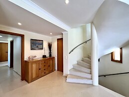 Vilamoura Amazing Golf Villa With Pool