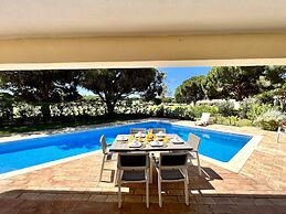 Vilamoura Amazing Golf Villa With Pool