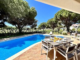 Vilamoura Amazing Golf Villa With Pool