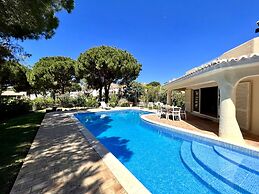 Vilamoura Amazing Golf Villa With Pool