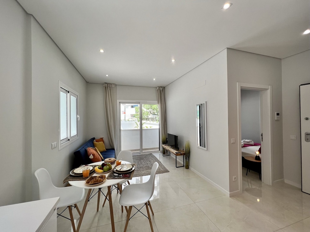 Praia DA Rocha Modern by Homing