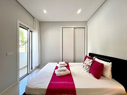 Praia DA Rocha Modern by Homing