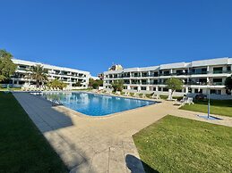 Vilamoura Central 4 With Pool by Homing