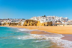 Albufeira SKY Light With Pool by Homing