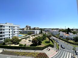Vilamoura Central 6 With Pool by Homing